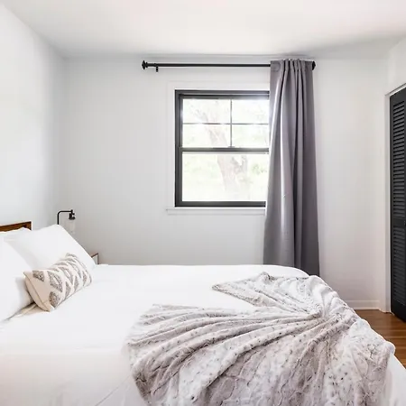 Spacious Home In A Quiet Neighborhood